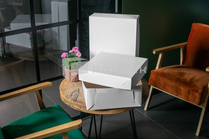 PUDEŁKO BIAŁE NA TORTY 32x32x13cm A10