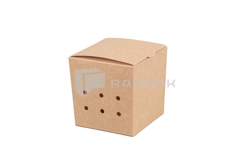 POJEMNIK KARTONOWY Z OTWORAMI NA FRYTKI 85X85X95MM A100